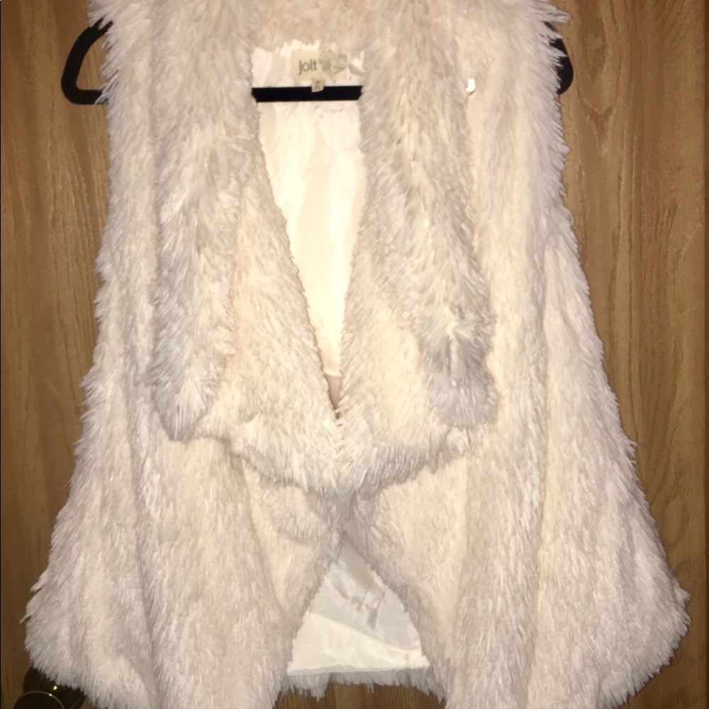 JOLT Faux Fur Vest - Picture 3 of 6